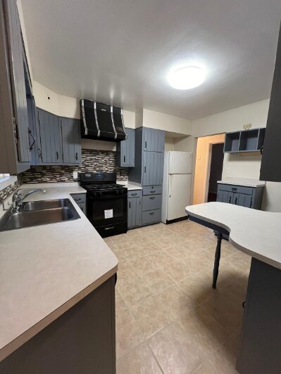 Building Photo - "Spacious 5-Bedroom Retreat with Cozy Fireplace in Fort Washington!"