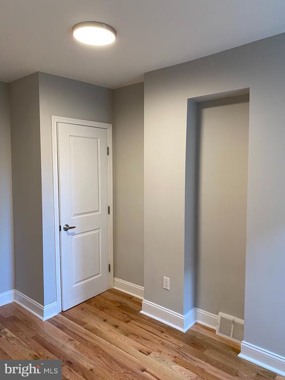 Building Photo - 1432 Cambridge St