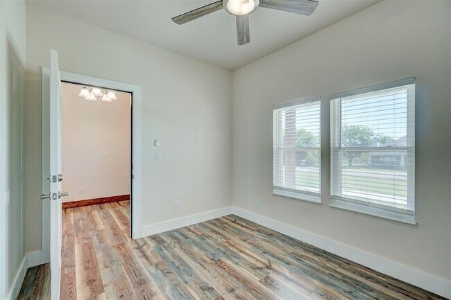 Building Photo - 4351 Whitetail Blvd