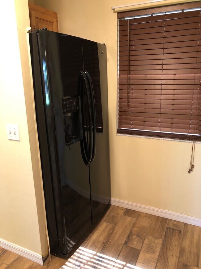 Building Photo - Sub-Lease - Great Home in New Town 1894 lo...