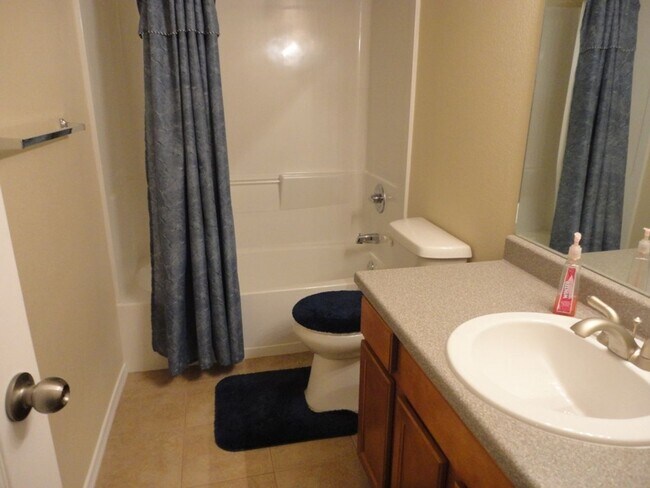 Building Photo - 7074 Silverwind Cir