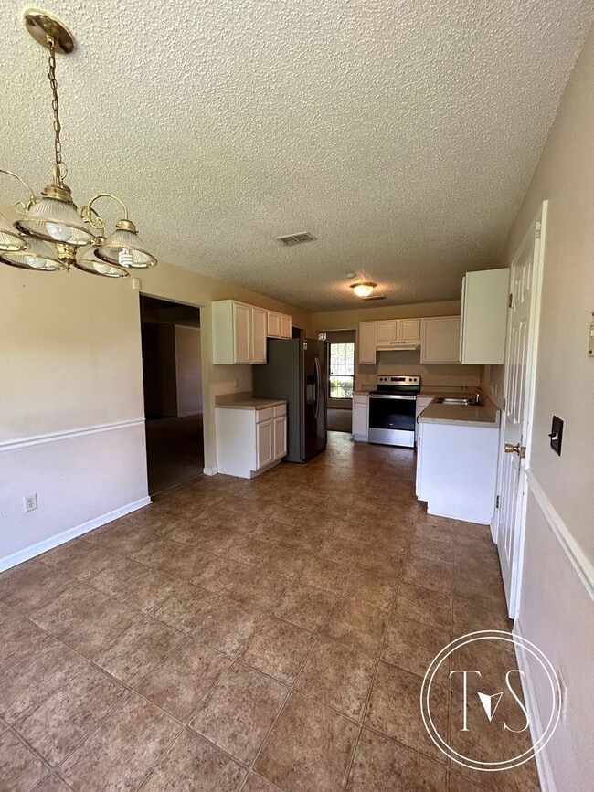 Building Photo - 109 Larkin Ct