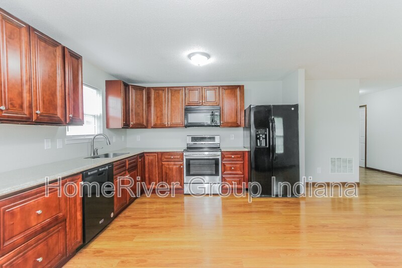 Building Photo - 108 Camelia Ct