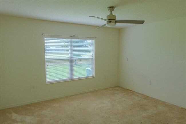 Building Photo - 275 Lake Lucerne Way