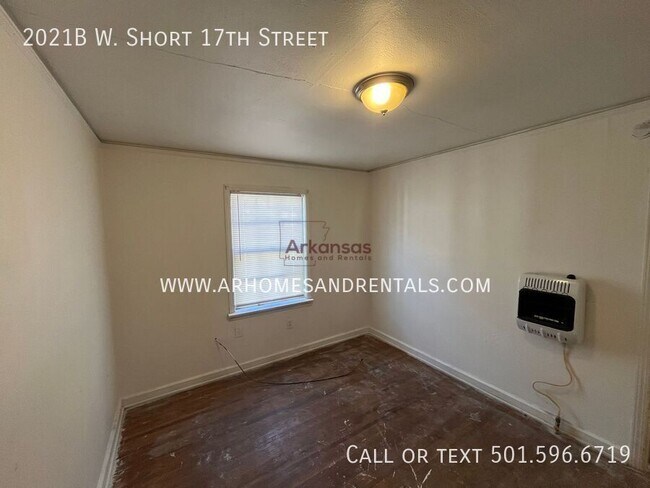 Building Photo - 2021B W. Short 17th Street-