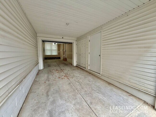 Building Photo - 1041 5th St SE