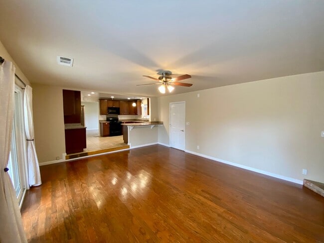 Building Photo - Quiet and Comfortable West San Jose Home
