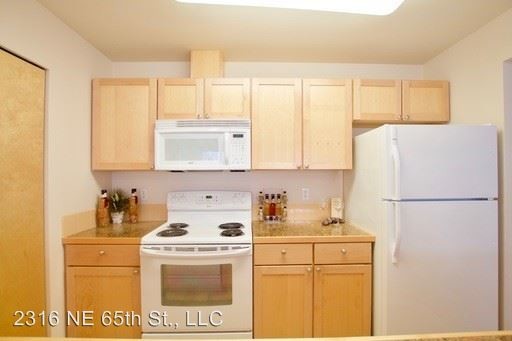 Building Photo - 2316 NE 65th St