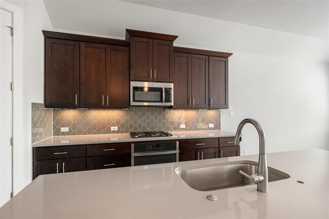 Building Photo - 212 Panzano Dr