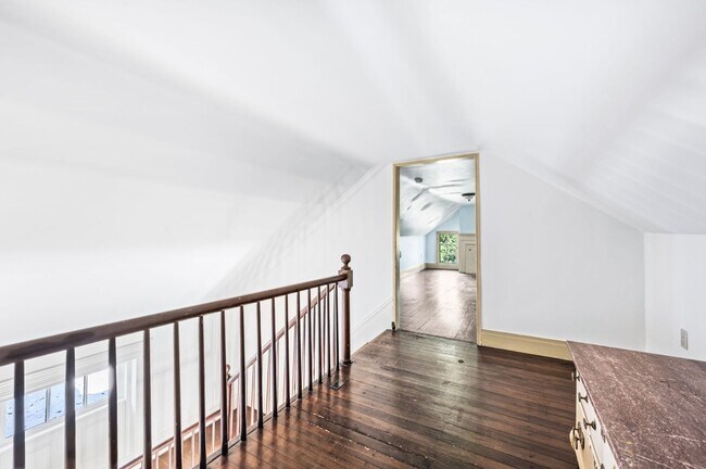 Building Photo - Charming 4BE/3BA Home in Historic Downtown Franklin!