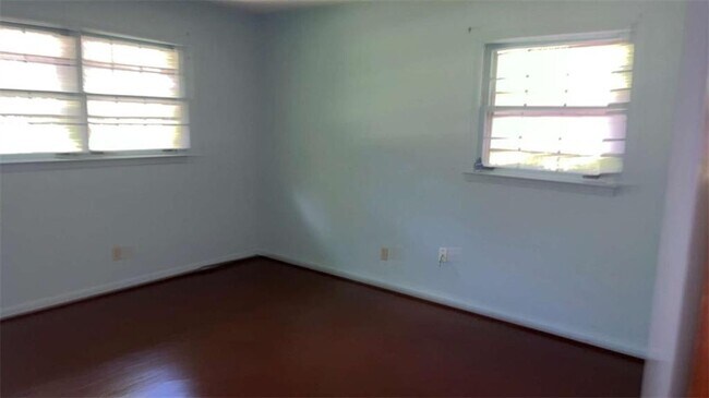 Building Photo - 416 Barbashela Dr