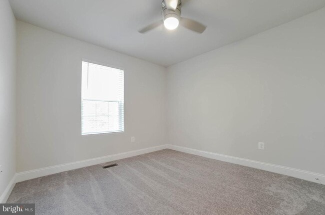Building Photo - 23861 Myrtle Glen Way