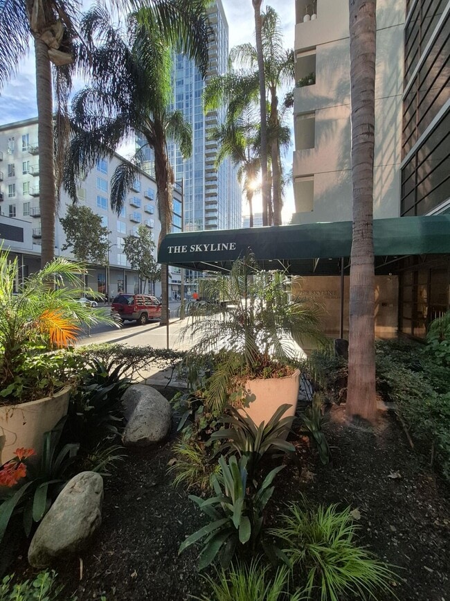 Building Photo - 600 W 9th St