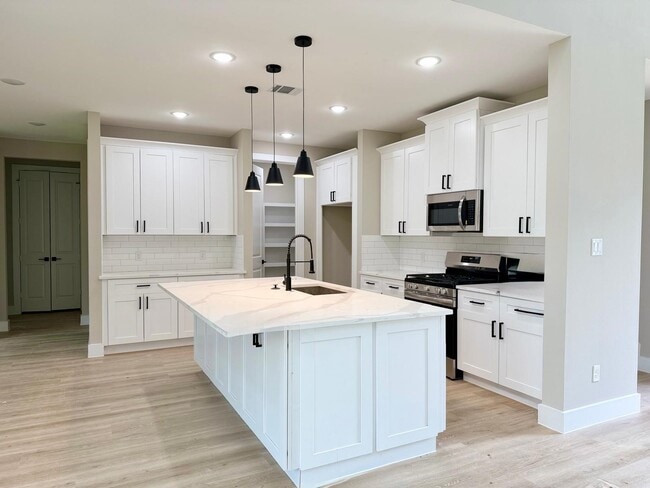 Building Photo - 20019 Venetto St