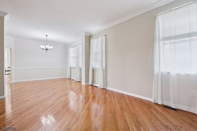 Building Photo - 12 Hansom Rd