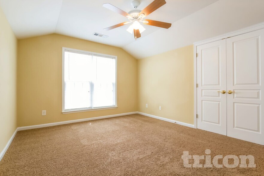 Building Photo - 6610 Waveland Dr