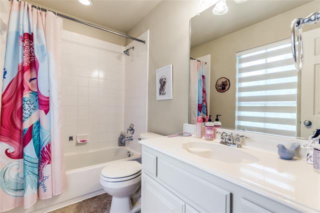 Building Photo - 11091 Apple Valley Dr