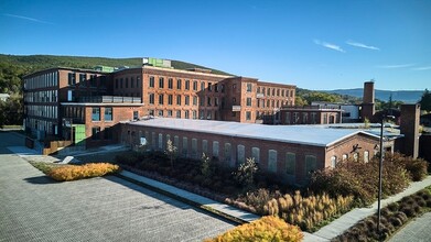 Building Photo - 520 State Rd