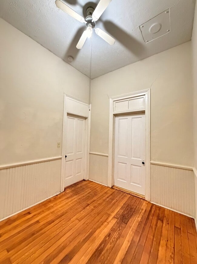 Building Photo - 1300 N Broad St