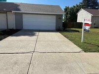 Building Photo - 757 Valley Green Dr