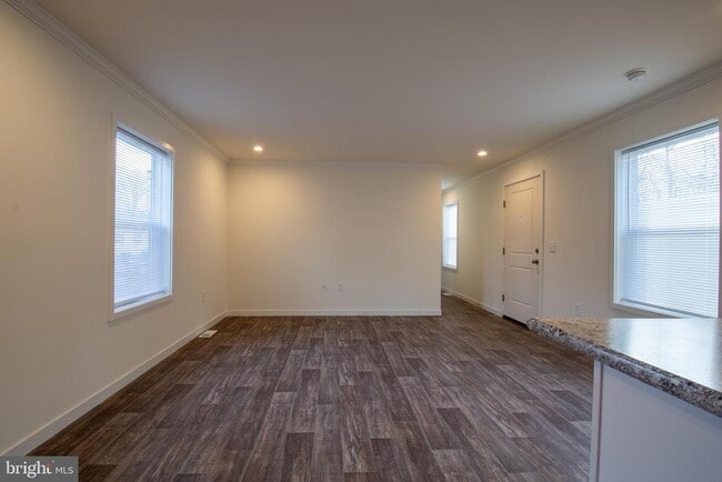 Building Photo - 19 Loxley Ln