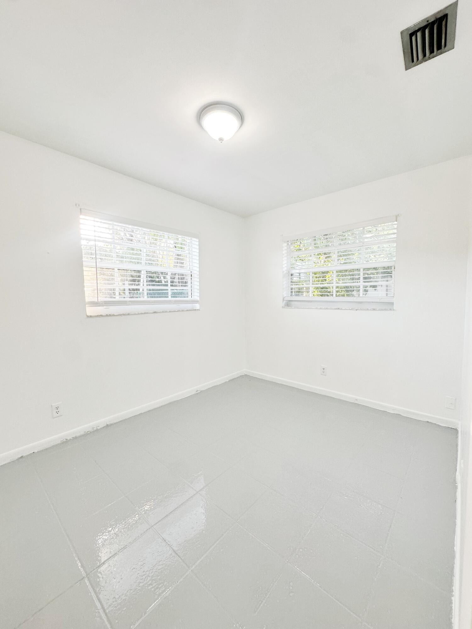 Building Photo - 207 Huron Pl