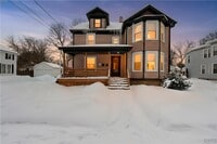 Building Photo - 607 Tulip St