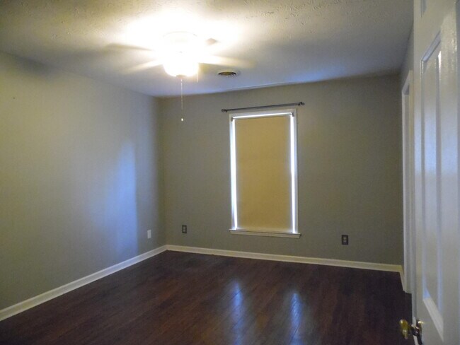 Building Photo - 904 Wyndham Hills Dr