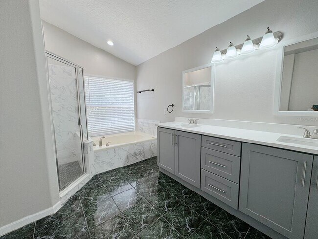 Building Photo - 2342 Lily Pad Ln