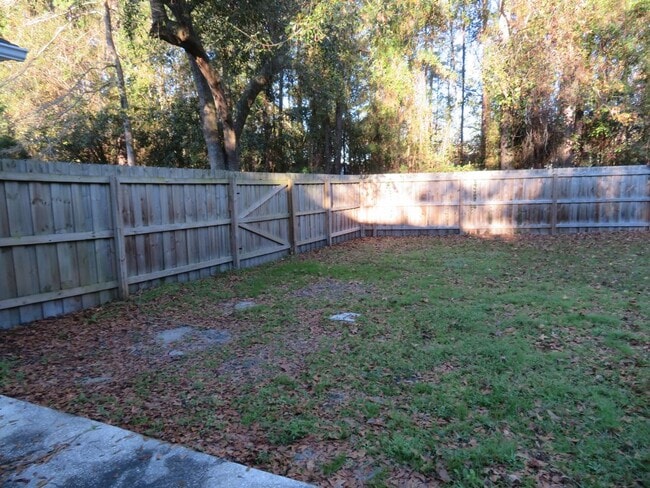 Building Photo - Lakemont