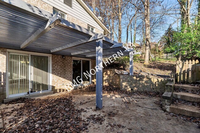 Building Photo - 5207 Gainsborough Dr
