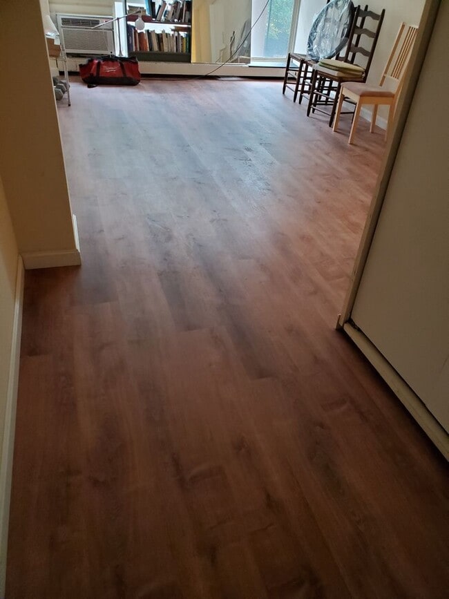 Building Photo - Walk to Harvard, Great location! Balcony and extra storage!