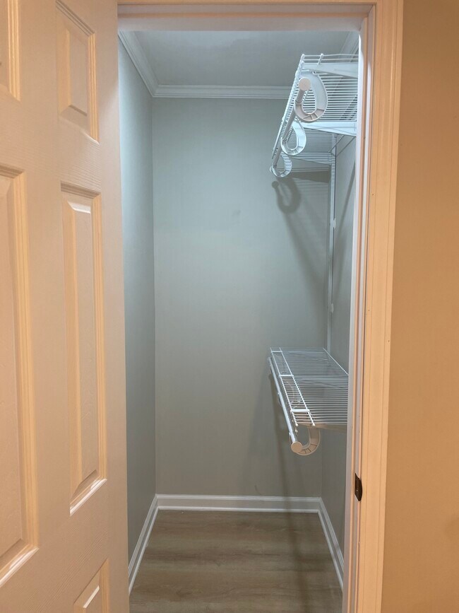 Building Photo - 1312 13th Ave SW