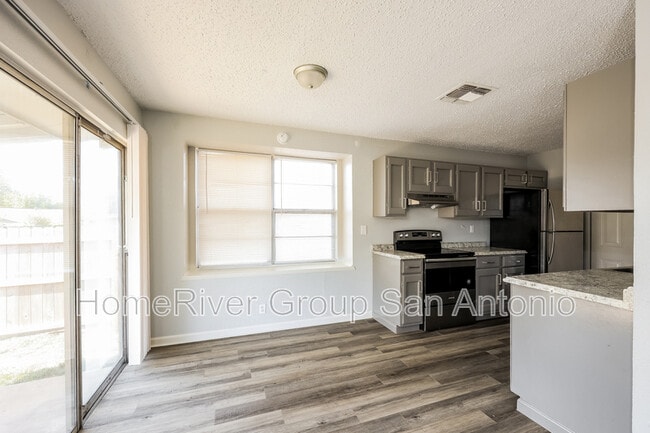Building Photo - 714 Dana Dr