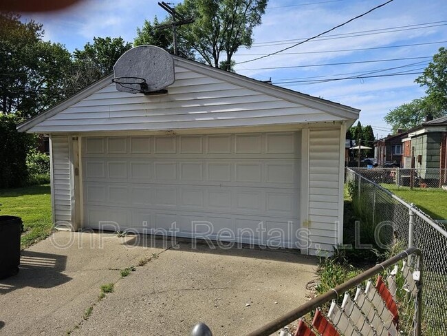 Building Photo - 26926 Dover Ave