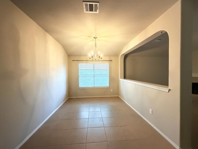 Building Photo - 714 Point Sunset