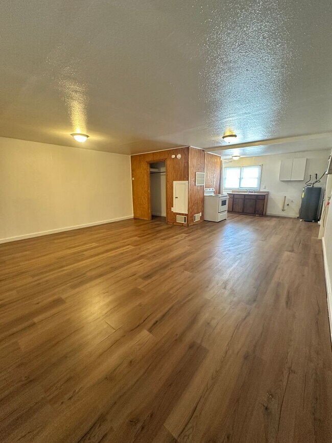 Building Photo - 3602 S Polk St