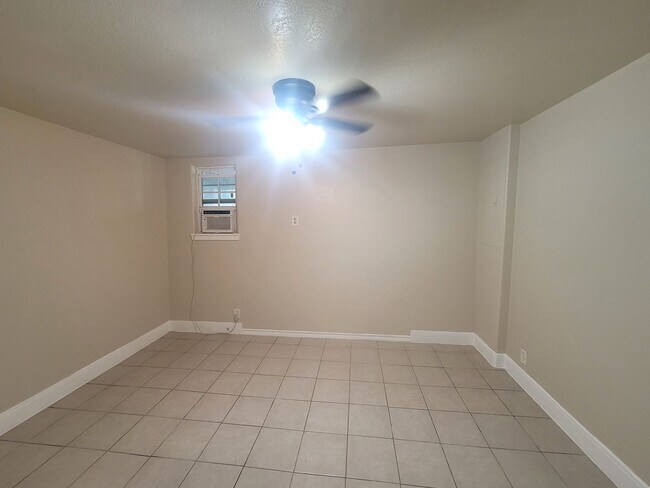 Building Photo - 5401 Avenue P 1/2