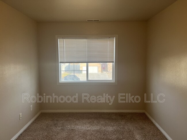 Building Photo - 1640 Winchester Dr