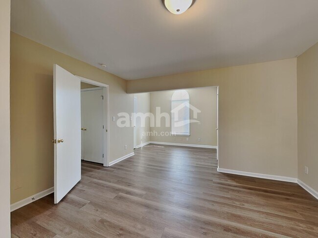 Building Photo - 1 Rosebank Ct