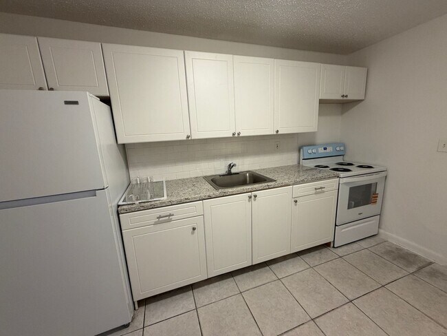 Building Photo - 161 NW 43rd Ct