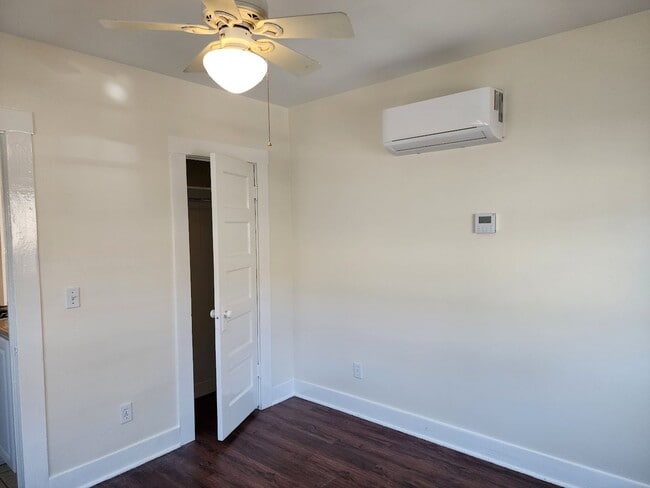 Building Photo - Coronado: Charming 1bd/1ba Village Cottage