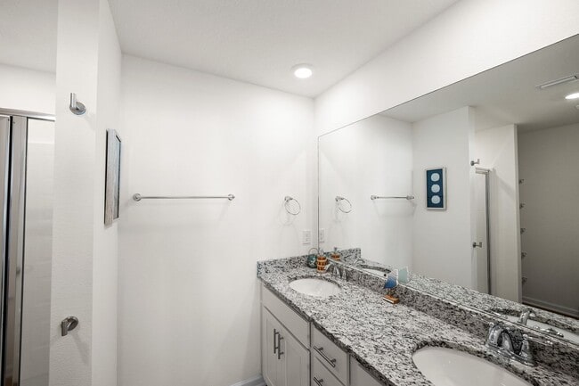 Building Photo - 4013 Blue Water Dr