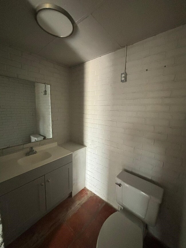 Building Photo - 1627 FM351