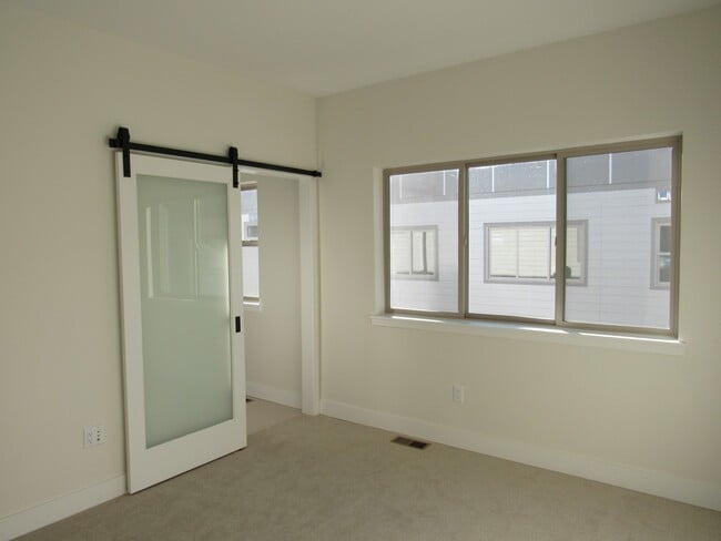 Building Photo - Town home a Block away from Sloan's Lake with roof top Deck