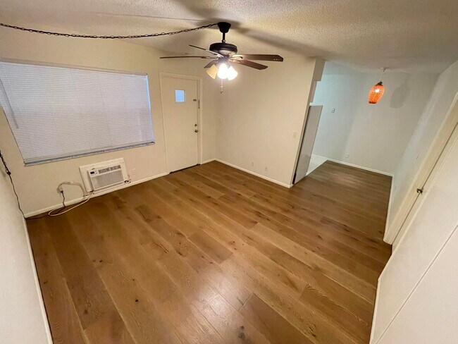 Building Photo - 301 W Ocean Ave