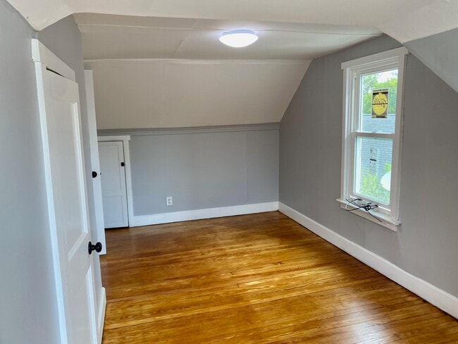 Building Photo - 11 N Colonial Dr