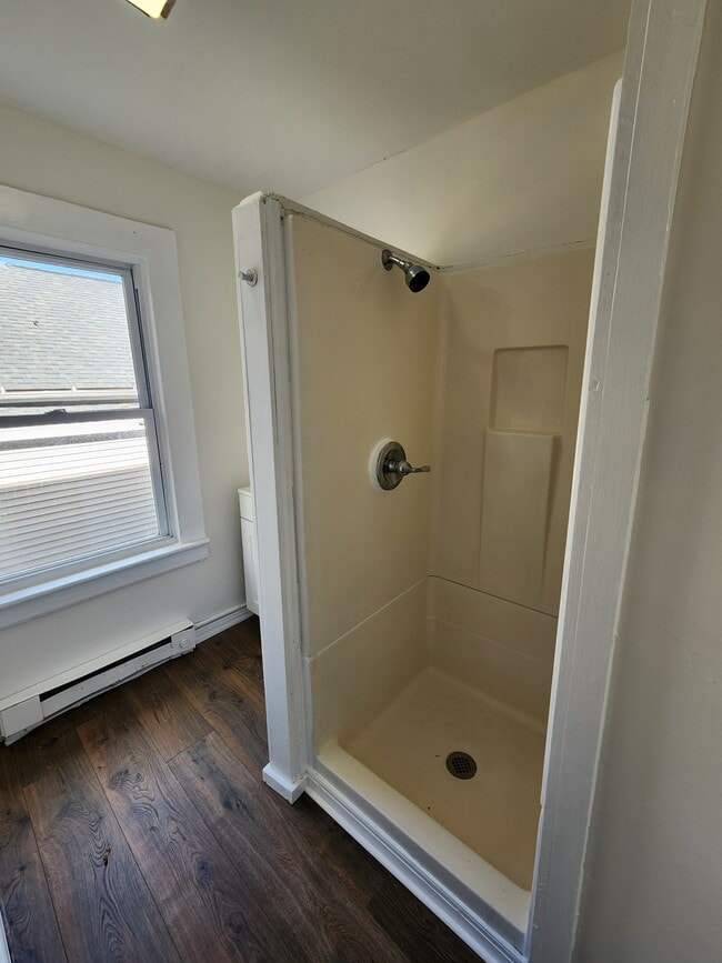 Building Photo - 135 Willow St