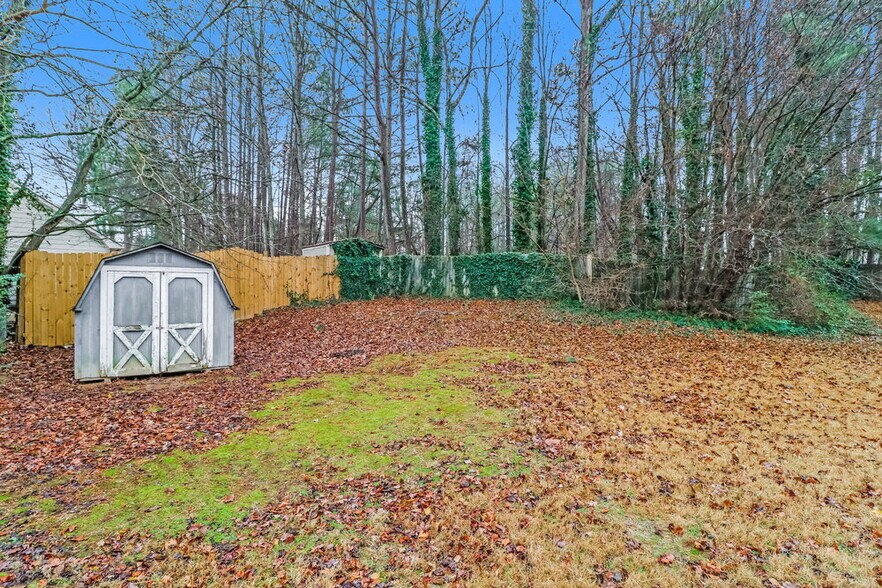 Building Photo - 641 Marble Arch Ave