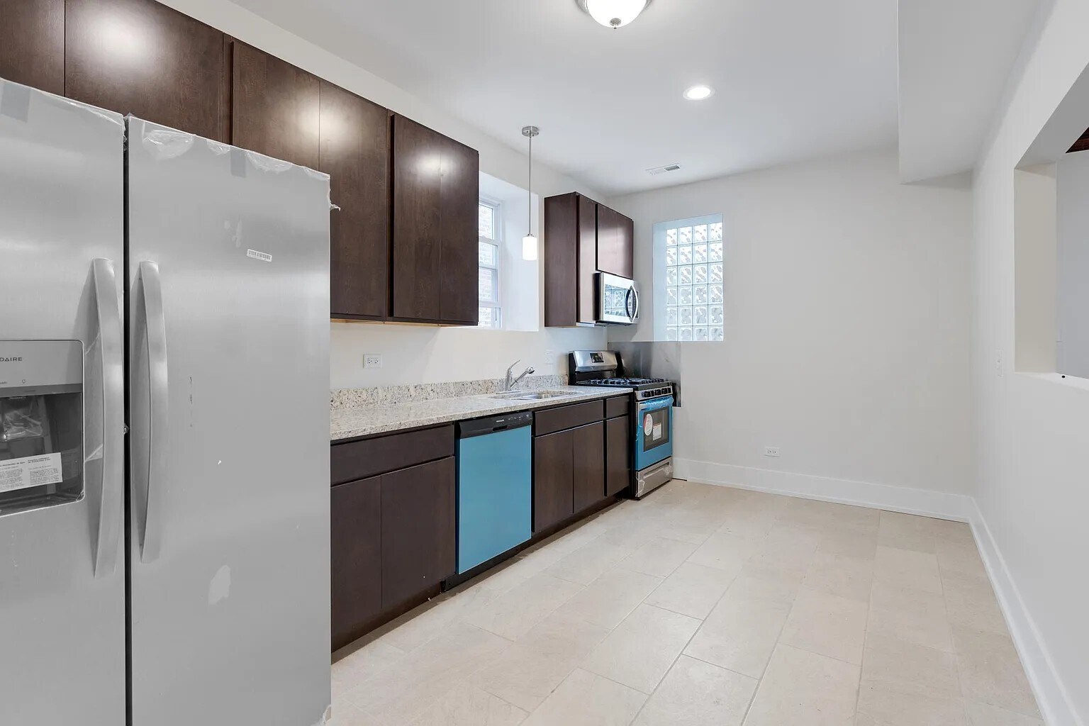 Building Photo - 6041 S Saint Lawrence Ave